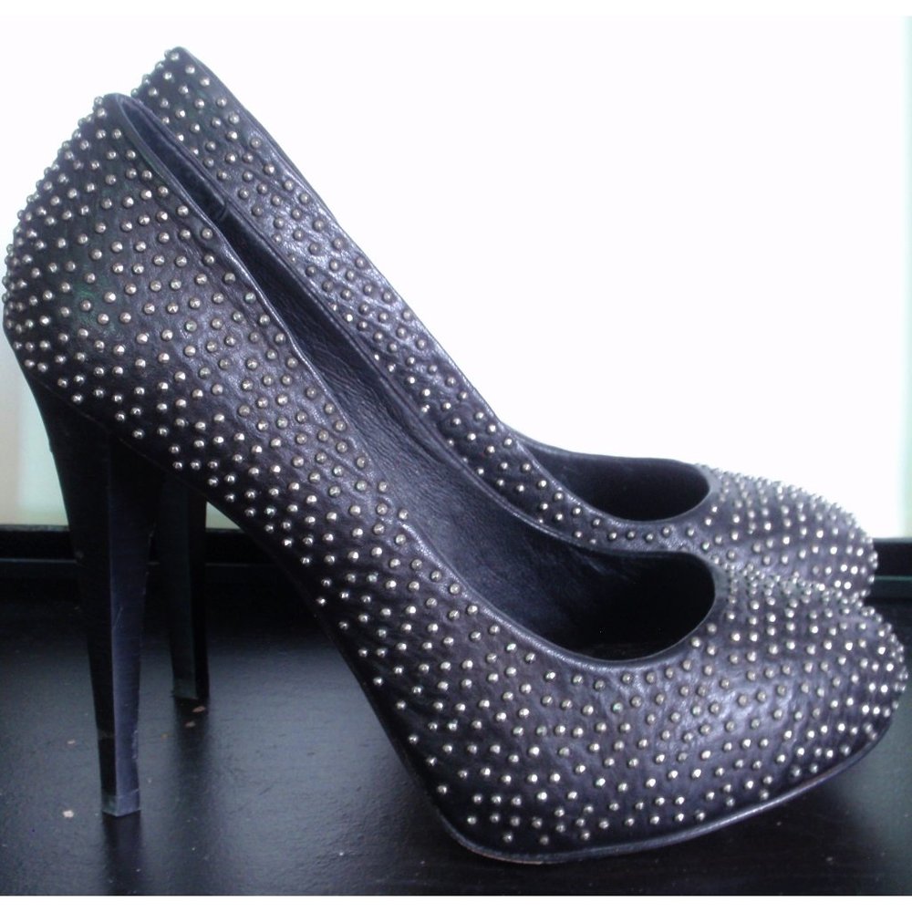 DOLCE VITA TRINITY BLACK NAILHEAD PLATFORM HEEL 7